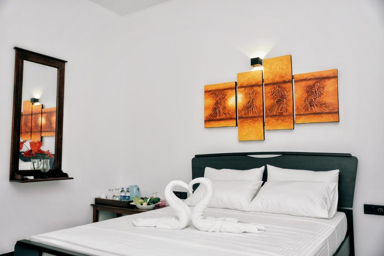 Aurum Boutique Hotel Negombo Exterior photo