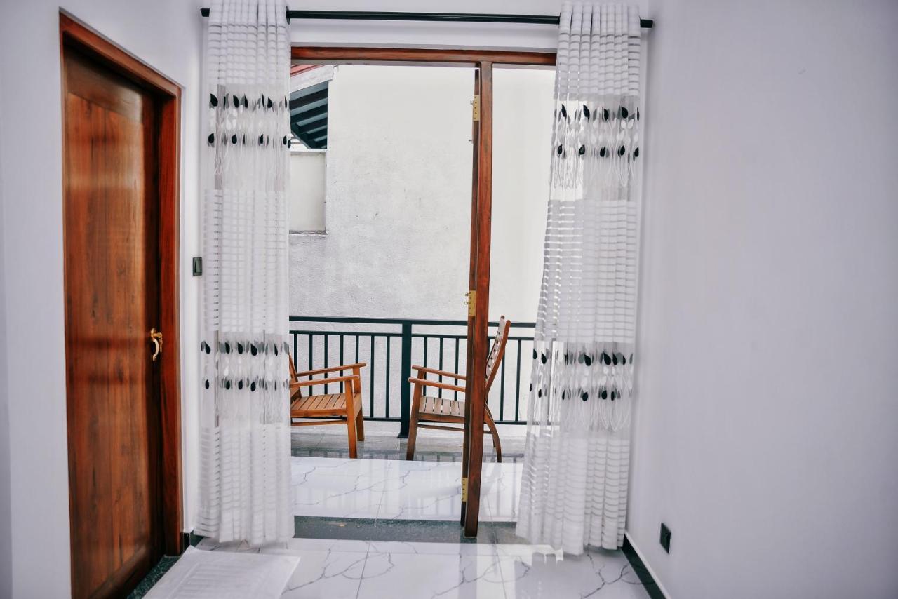 Aurum Boutique Hotel Negombo Exterior photo