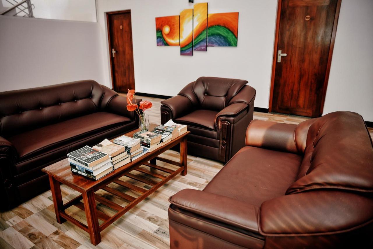 Aurum Boutique Hotel Negombo Exterior photo